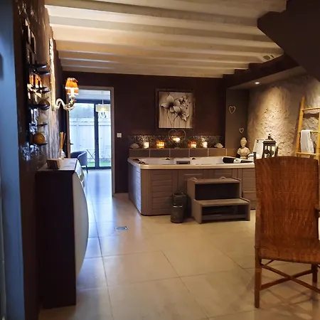 Charme Au Fil De L'eau Hotel *