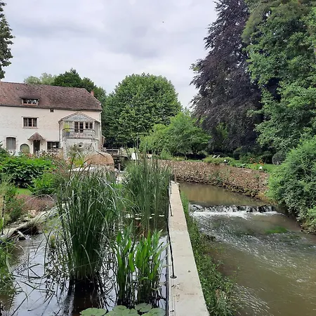Charme Au Fil De L'eau Hotel *