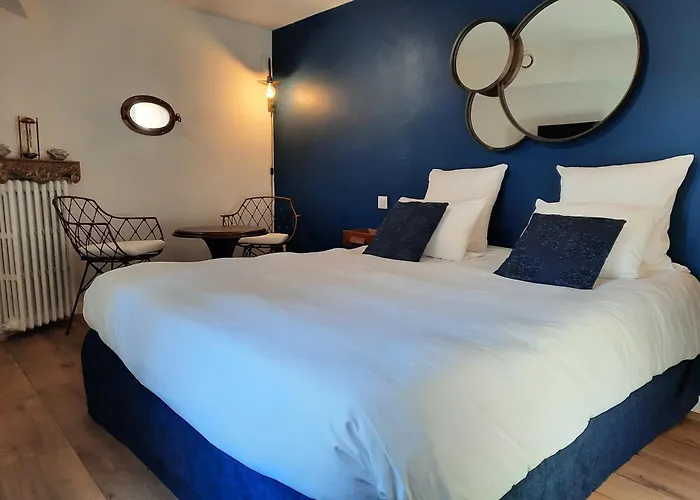 Charme Au Fil De L'eau Hotel *