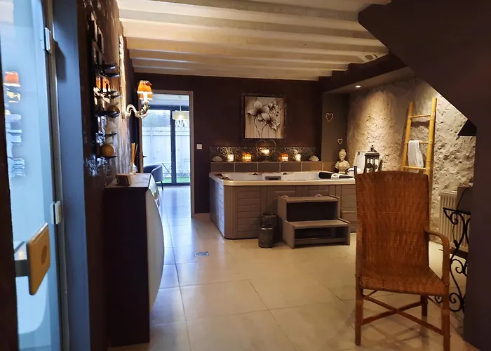 Charme Au Fil De L'eau Hotel *