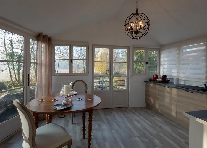 Charme Au Fil De L'eau