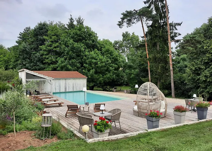 Charme Au Fil De L'eau Hotel *